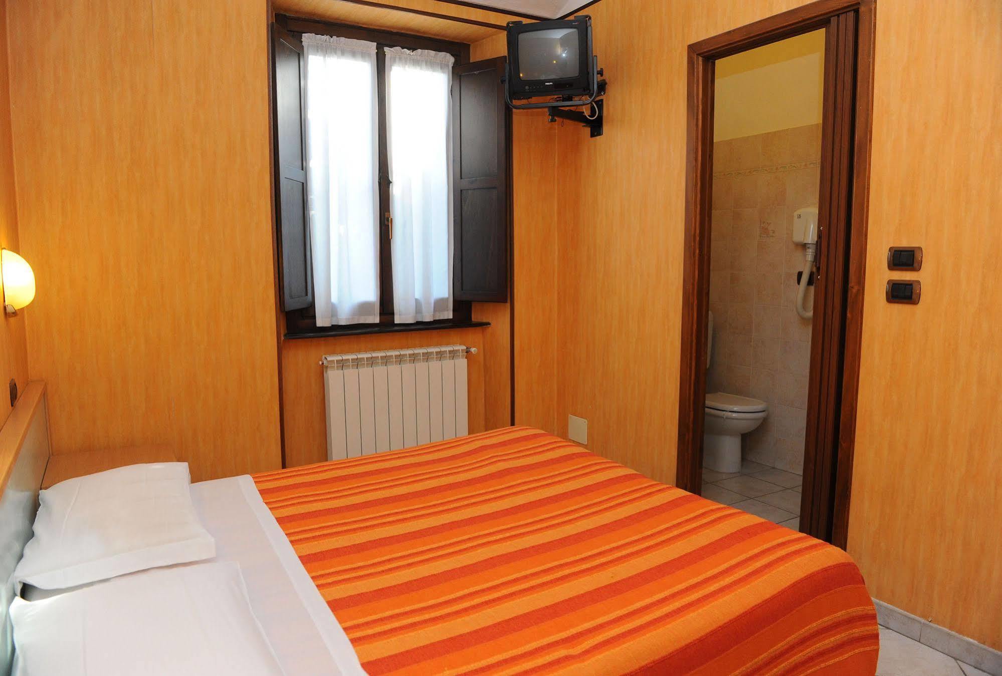 Hotel Isolabella Bussoleno Exterior foto